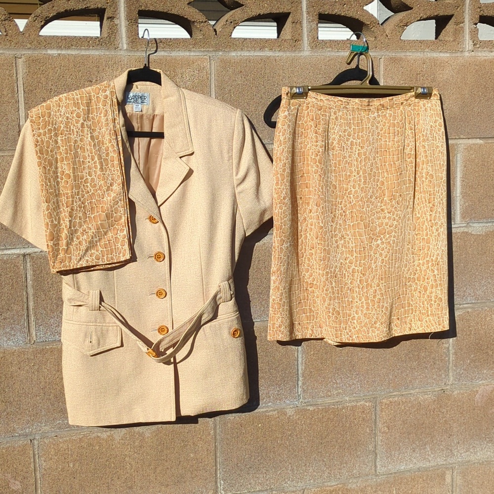 Kasper Cream Short-Sleeve Belted Blazer And Skirt Set, 14P - Picture 13 of 15